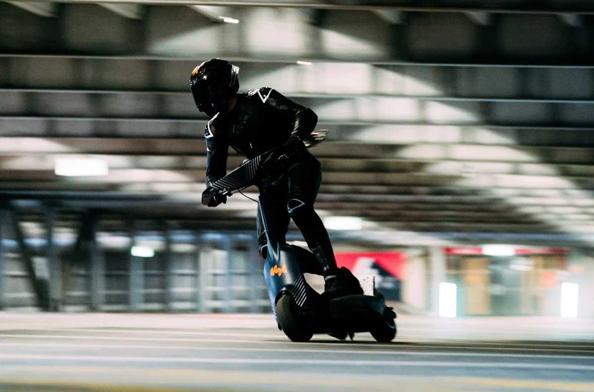 Si quelquun veut une trottinette vraiment performante​ pour le circuit, je ne peux que ‍les conseiller de venir me voir. Je pense que jai prouvé que⁣ je ⁢connaissais un petit peu​ mon ⁤sujet, car la ‌première personne au championnat a ​mon matériel, et la deuxième cest moi. Donc ça prouve que cest plutôt fiable et fonctionnel. Si⁣ tu nas pas de coupure moteur ou de contrôleur, tu ‍gagnes des points​ et tu te places mieux au championnat