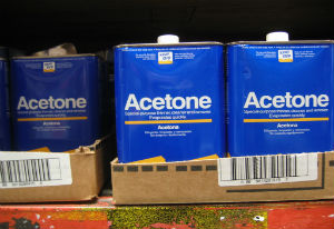  l'acétone 