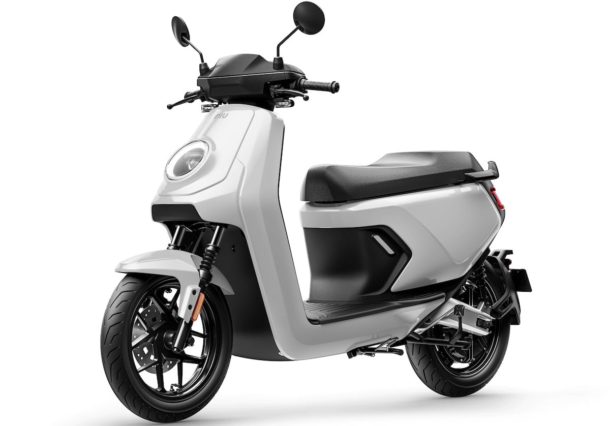Niu réduit le prix de son scooter électrique MQi GT 100 à 2 899 euros
