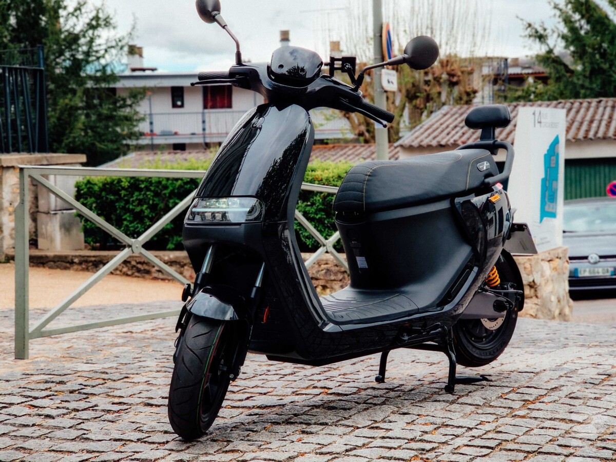 Comparaison de Ninebot Kickscooter ES1 vs ES2