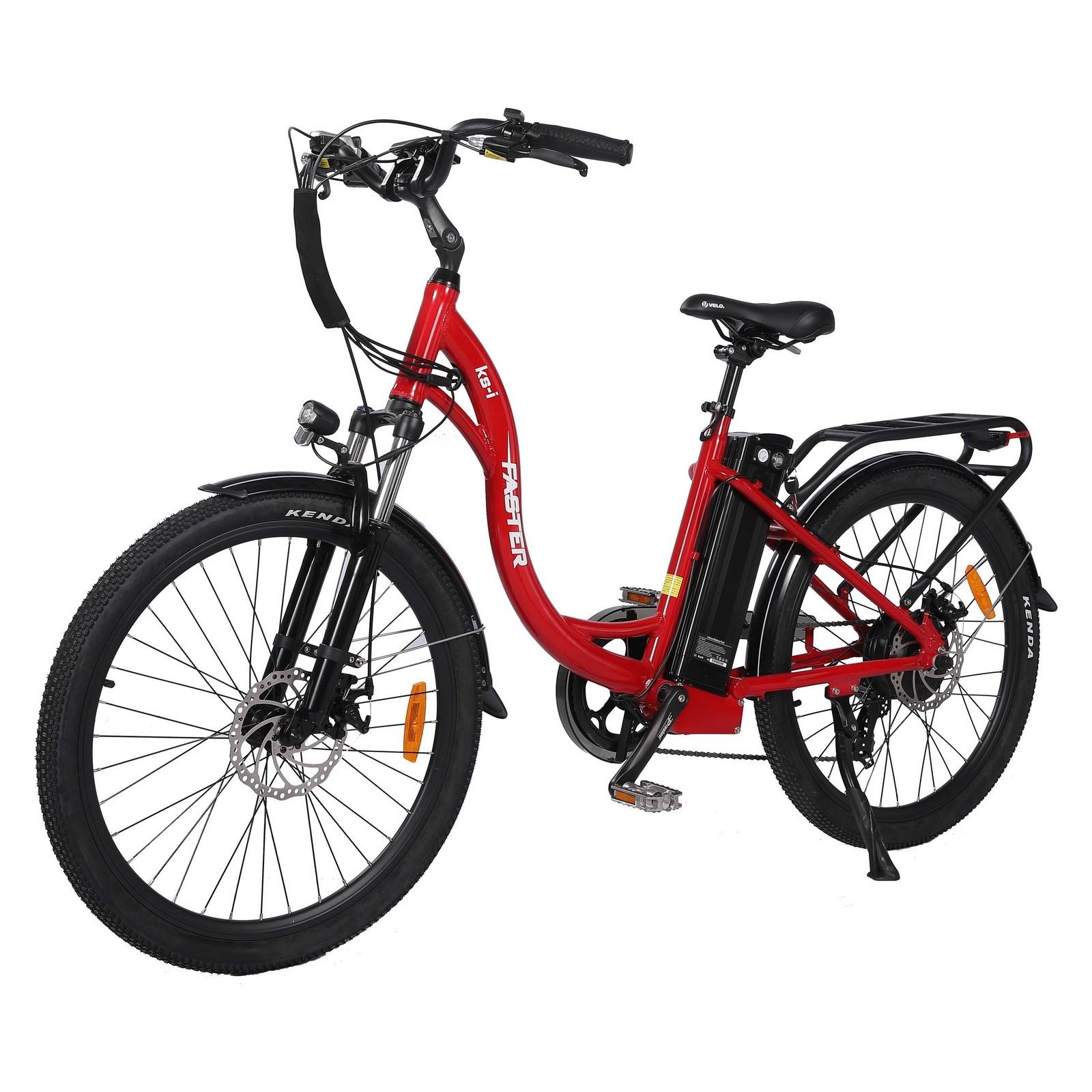Le vélo est fourni avec des garde-boue en plastique à lavant et à larrière, qui protègent bien les roues. Il possède également un grand porte-bagages qui ⁣peut supporter‌ une⁤ charge importante. Le cadre est ouvert, ce qui permet de régler facilement ‌la position du guidon. Le tube de selle est⁣ suffisamment long⁢ pour convenir à des utilisateurs de différentes tailles