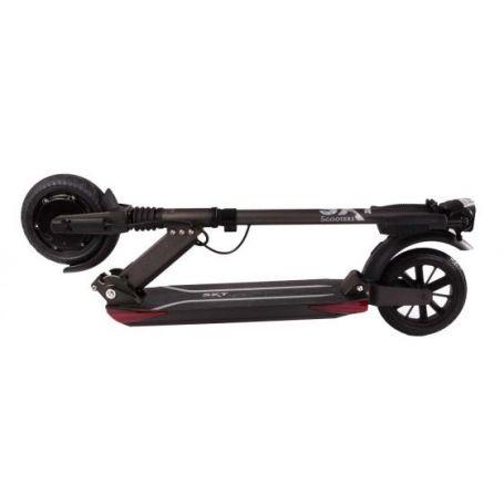 La G2 Master pesa solo 33 kg, lo que la convierte en una opción ligera para quienes viven en edificios altos. Además, cuenta con suspensiones que mejoran la experiencia de conducción, haciendo que sea ideal para terrenos difíciles