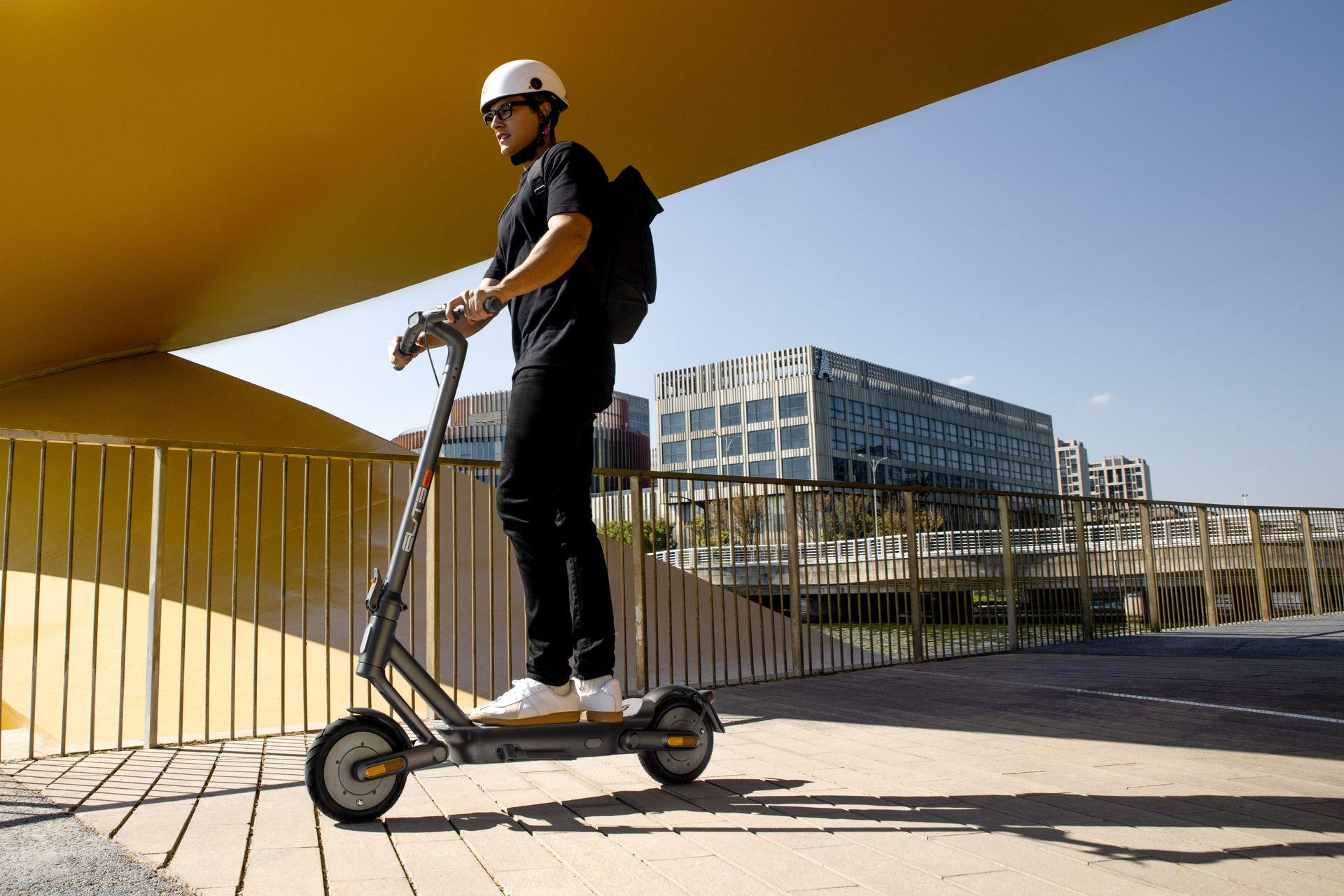 Si vous êtes intéressé par lune de ces ⁢trottinettes, vous trouverez tous les⁣ liens nécessaires dans ‌la description. Pensez à ⁢liker cette vidéo et⁤ à vous abonner pour plus de recommandations sur les meilleures trottinettes électriques