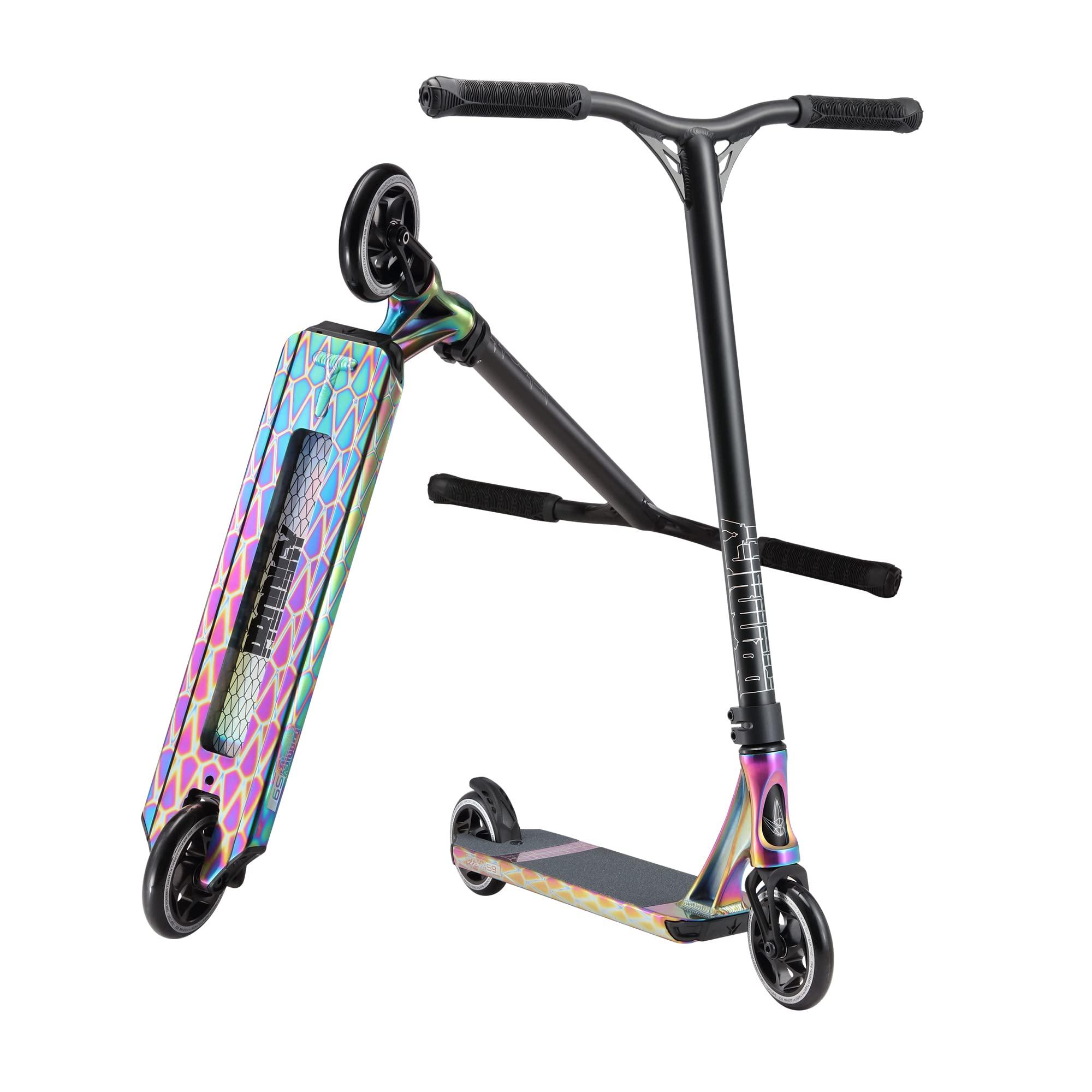 Cette trottinette grimpe facilement à 35-40 km/h, donc je vais la limiter à 25 km/h pour‌ faire le‌ test. Au départ, laccélération nest pas fulgurante, mais jatteins rapidement 25 km/h. Cest une‌ machine⁢ qui offre une accélération linéaire, ce qui est agréable
